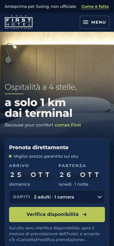 La prima schermata della home rifatta sul telefono: la camera la sera, il titolo e il tabellone della prenotazione